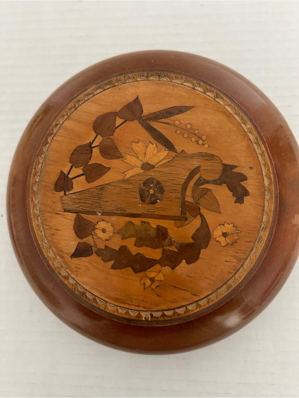 Round Wooden Inlay Trinket Box - Marquetry WWII era (late 1940s to 1950s)